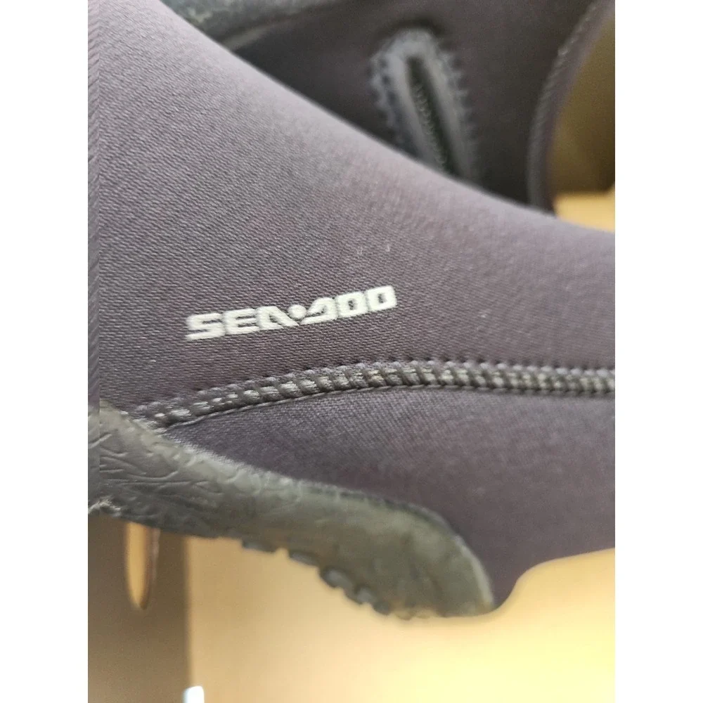 Sea Doo boots neoprene black  Size 7 Unisex